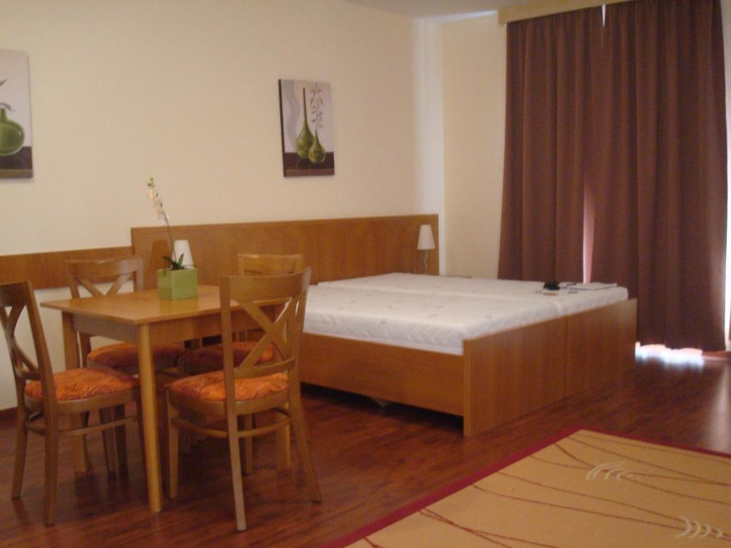 Carpe Diem Apartment Hajduszoboszlo Room photo