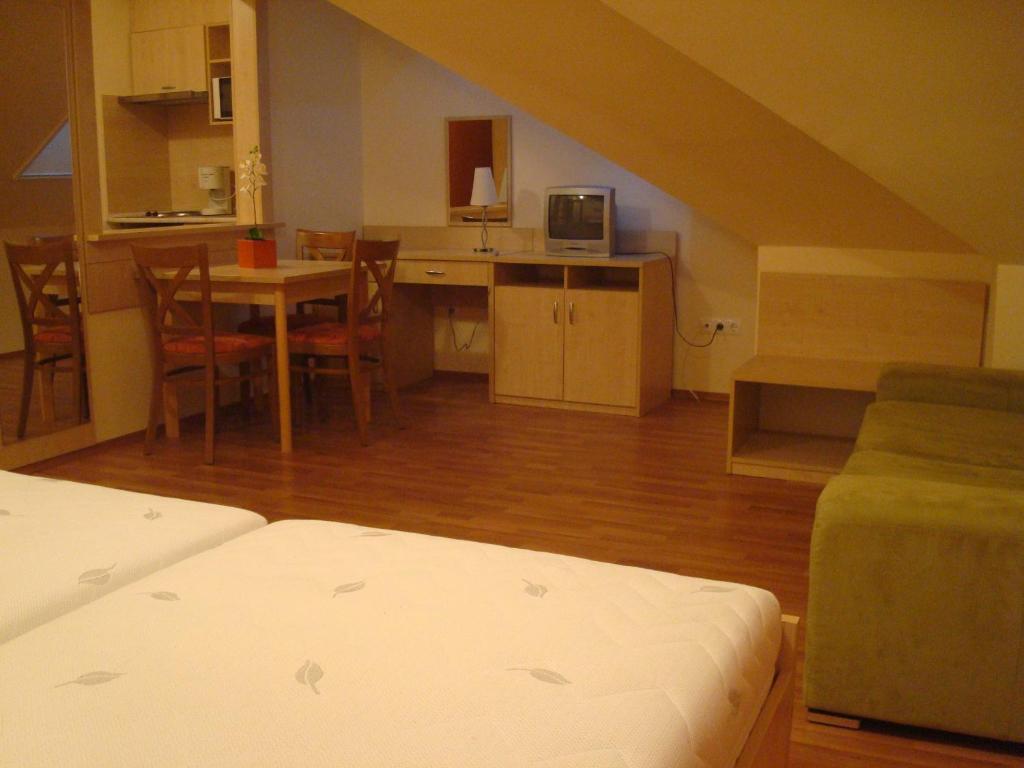 Carpe Diem Apartment Hajduszoboszlo Room photo