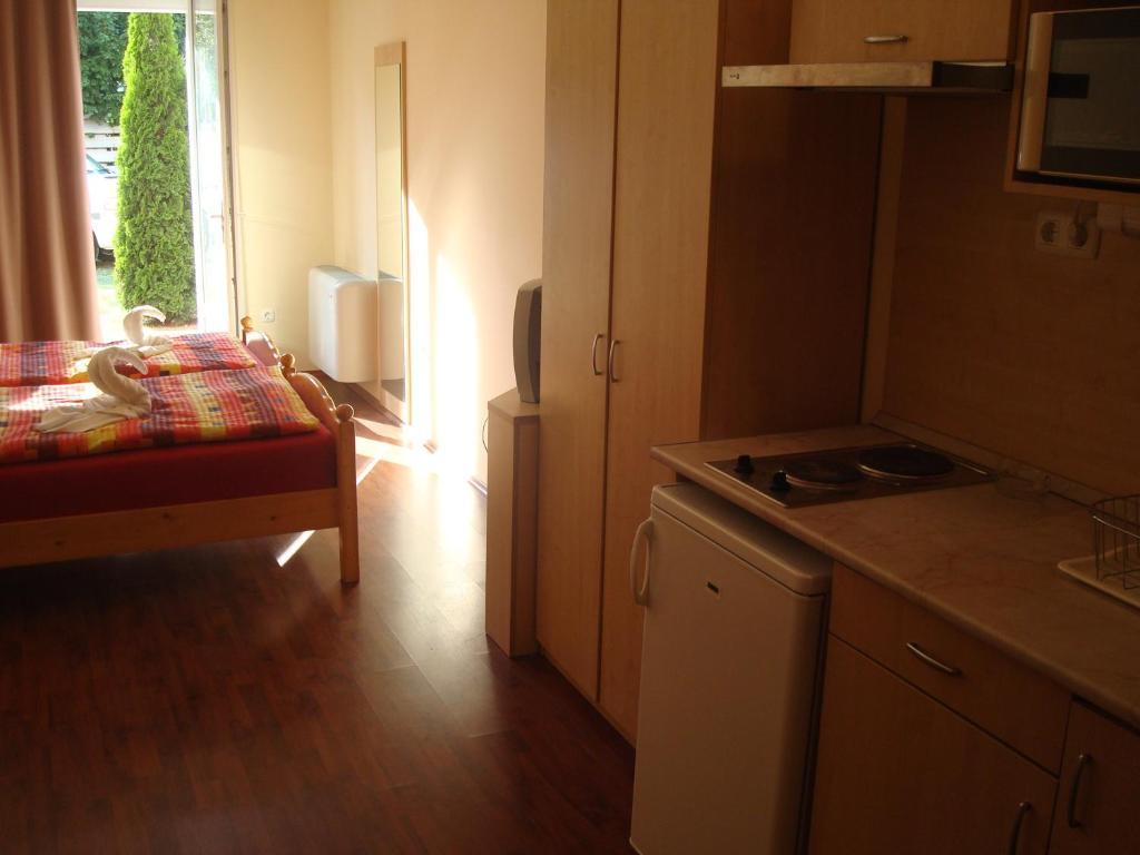 Carpe Diem Apartment Hajduszoboszlo Room photo