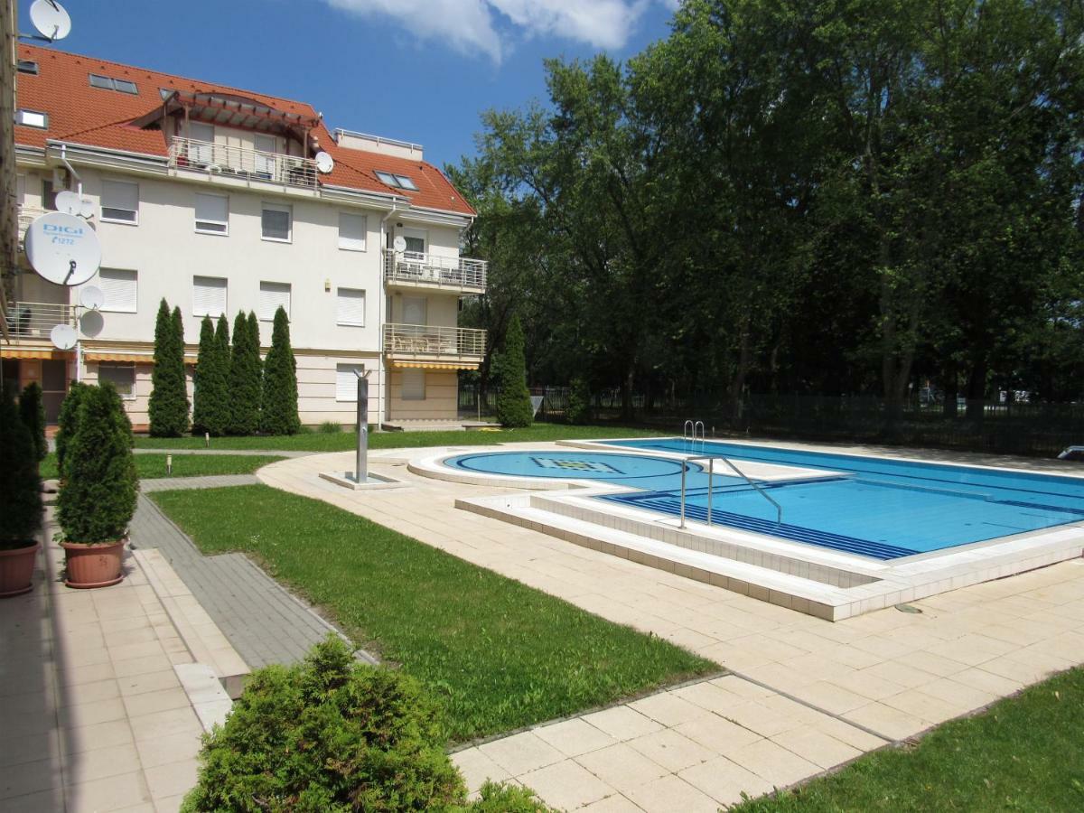 Carpe Diem Apartment Hajduszoboszlo Exterior photo